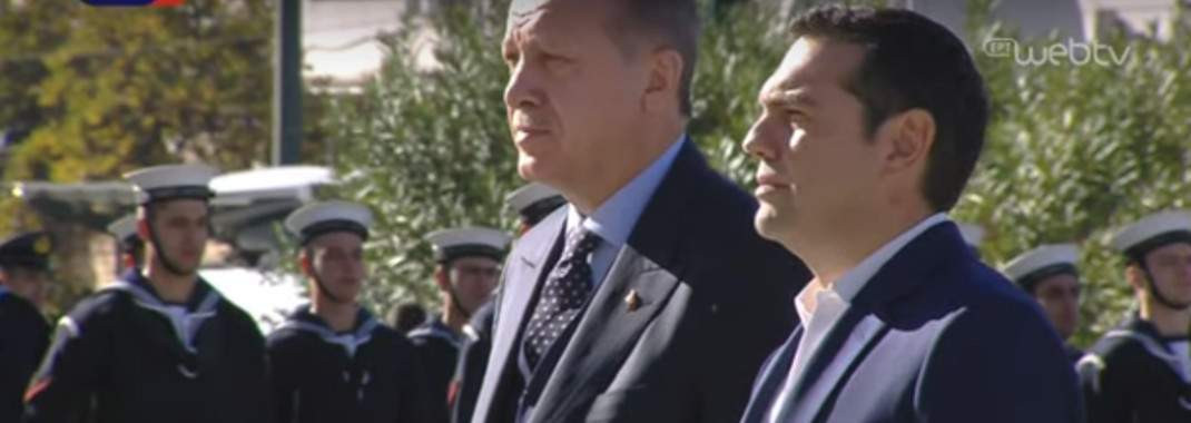 Το Άγημα των Ελλήνων Στρατιωτών ψάλει τον Εθνικό Ύμνο στη μούρη Ερντογάν – Οργή Σουλτάνου με το «Μνημείο του Αγνώστου Στρατιώτη» -Ζωντανή μετάδοση